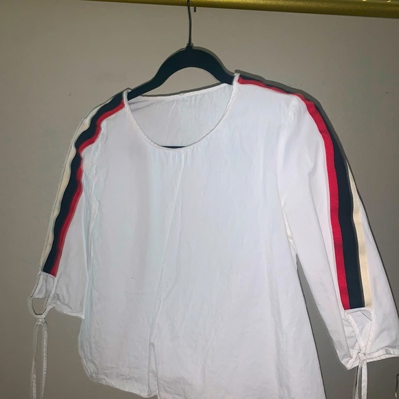 WHITE TOP WITH STRIPED SHOULDER DETAIL | Zara - Picture 1 of 3